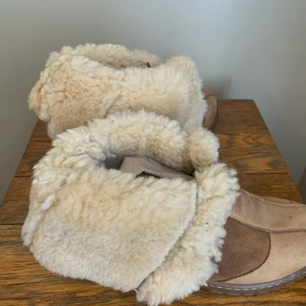 Sofft Women’s Shearing Ankle Winter boots Size 10 Leather Patchwork Sherpa